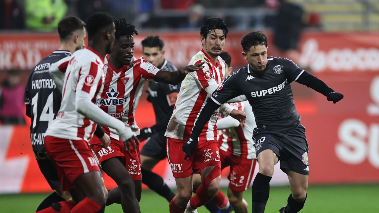 Debut de succes pentru Olimpiu Moruțan la Rapid București Olimpiu Moruțan a avut un debut memorabil la Rapid București, contribuind decisiv la victoria echipei sale în disputa contra UTA Arad, scor 2-1