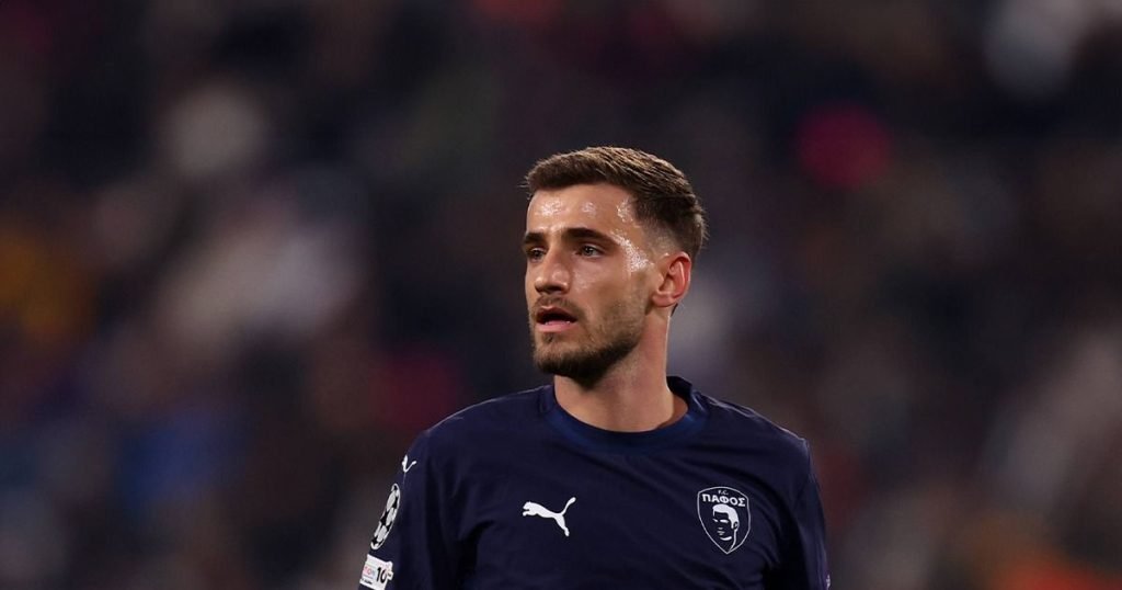 Vlad Dragomir, eroul de la Pafos: Gol spectaculos în Liga Campionilor Vlad Dragomir a strălucit pe scena internațională, marcând un gol superb în meciul dintre Pafos și Slavia Praga, în cadrul Ligii Campionilor