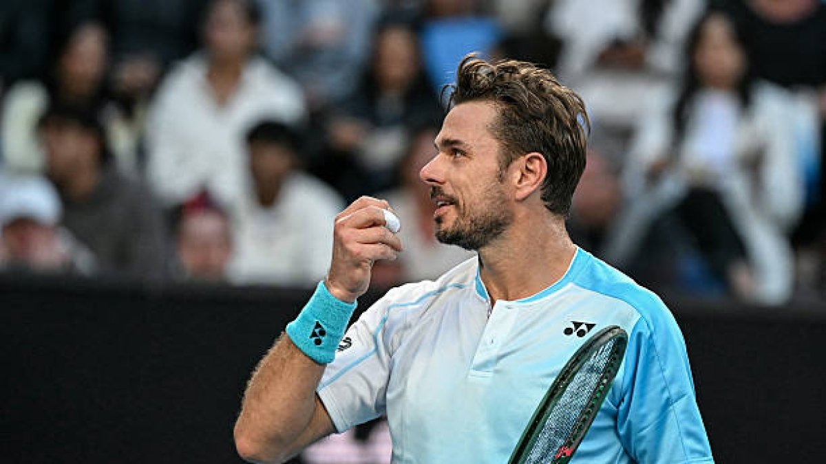 Wawrinka face istorie la Australian Open 2026 Stan Wawrinka a devenit, ieri, cel de-al cincilea jucător din Era Open care reușește să câștige un meci în seturi de cinci, la un Grand Slam, după ce a împlinit 40 de ani