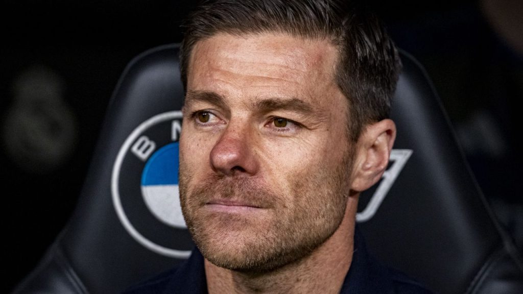Xabi Alonso, Fără Gânduri de Plecare de la Real Madrid Antrenorul lui Real Madrid, Xabi Alonso, a confirmat că nu are nici cea mai mică intenție de a-și părăsi clubul spaniol, în ciuda speculațiilor courente