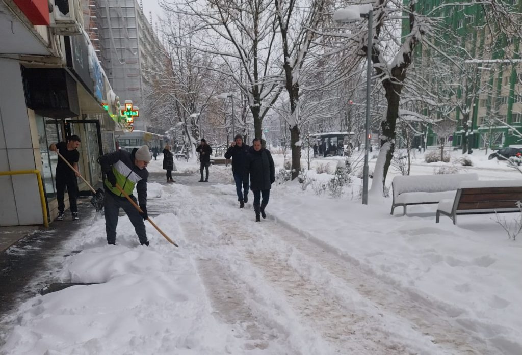 Alertă meteo de ger extrem în România: temperaturi extreme în nordul Moldovei și extinderea codului galben în mai multe regiuni Pe fondul temperaturilor neașteptat de scăzute, autoritățile din România au emis o avertizare cod galben de ger, valabilă începând din această sâmbătă și pentru perioada următoare