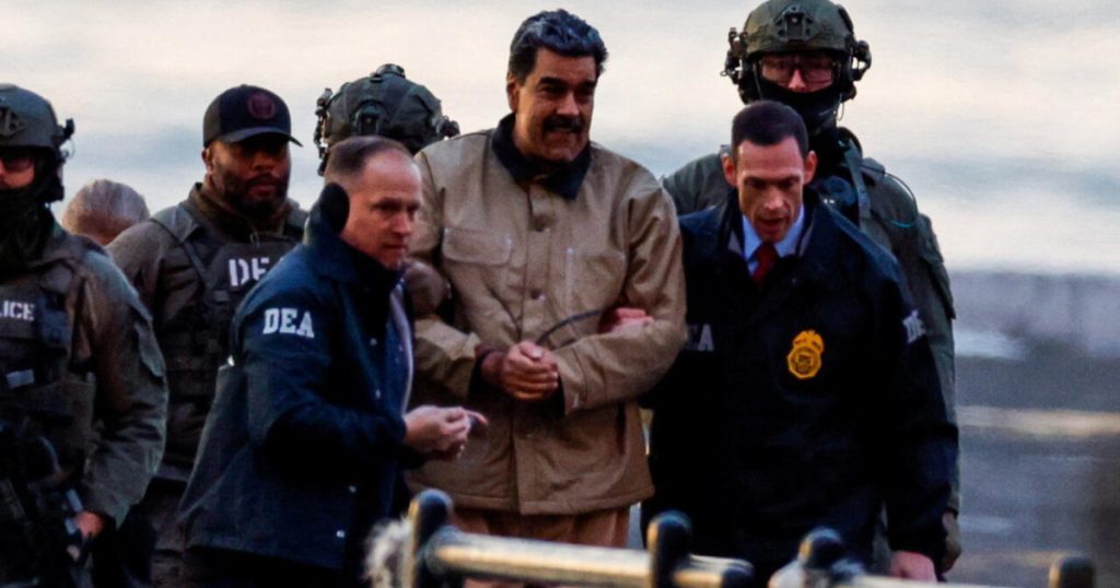 „Sunt un președinte răpit. Sunt prizonier de război”. Nicolas Maduro, prima înfățișare în instanță. Când va fi audiat din nou