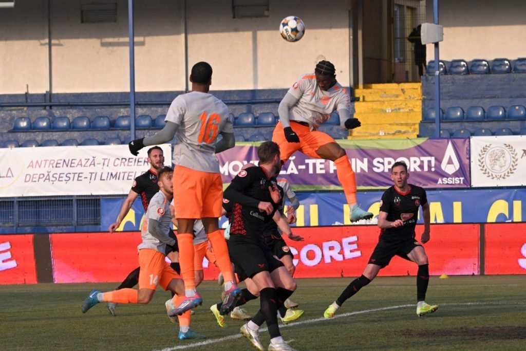 Oțelul Galați obține victoria crucială în fața Metaloglobus, în Superliga României Oțelul Galați a reușit să înfrunte cu succes criza de rezultate și a înregistrat o victorie importantă împotriva celor de la Metaloglobus, cu 1-0, într-un meci disputat sâmbătă, 14 februarie 2026, pe terenul formației din Clinceni