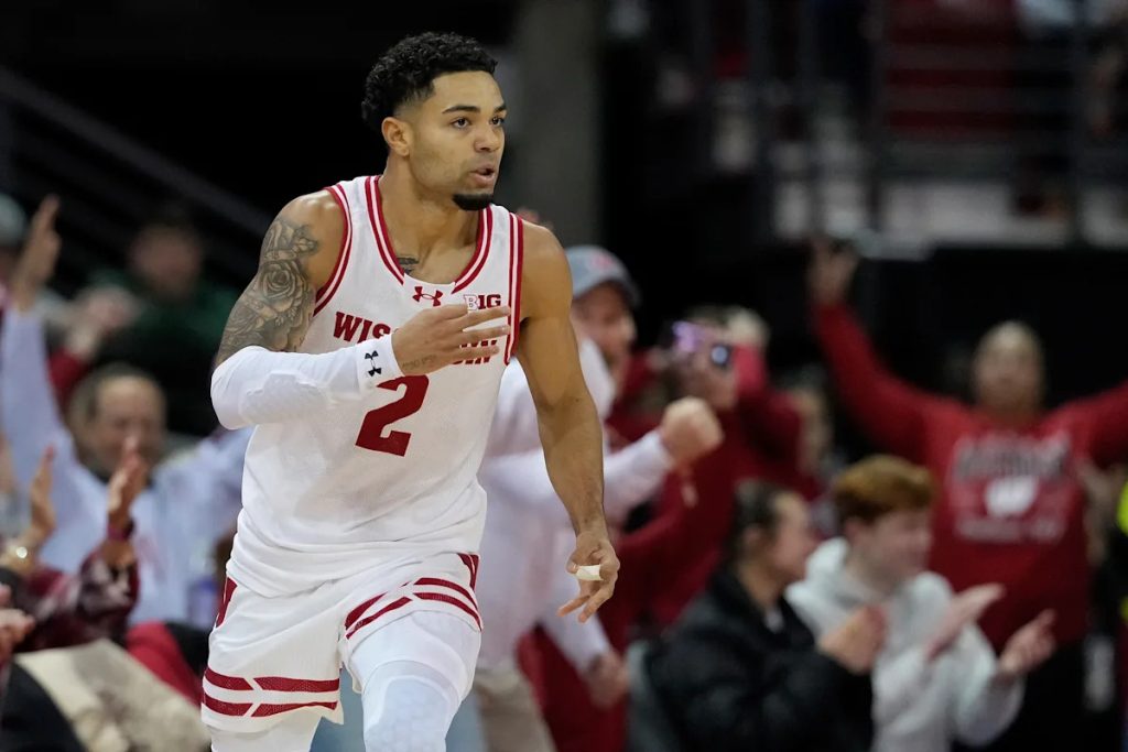 Wisconsin zdrobește Michigan State cu 15 coșuri de 3 puncte