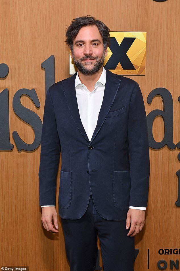 Josh Radnor, starul din „How I Met Your Mother”, a devenit tată Actorul Josh Radnor, cunoscut datorită rolului său emblematic din serialul „How I Met Your Mother”, a anunțat cu bucurie că a devenit tată