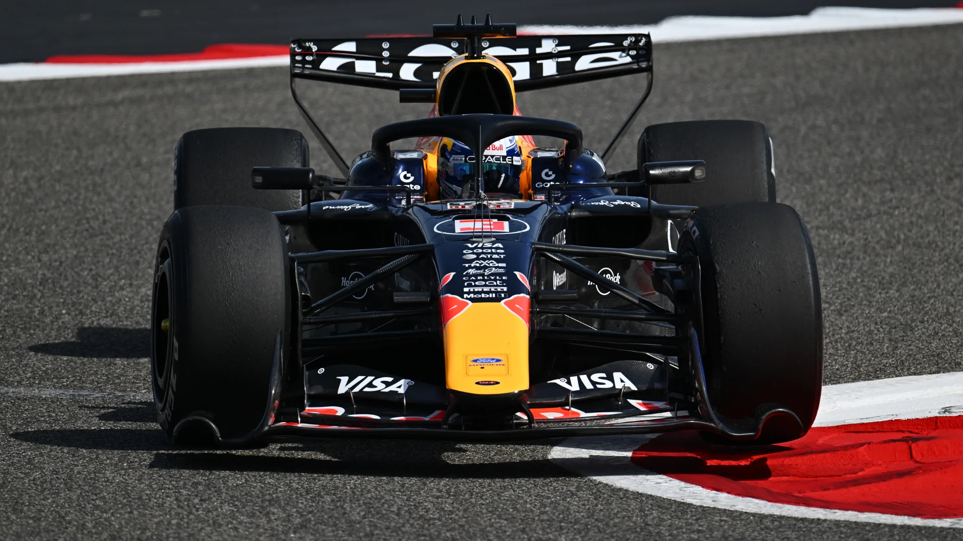 Verstappen se impune în prima sesiune de teste presezon în Bahrain Max Verstappen a stabilit tonul în cadrul primelor teste președințiale din sezonul Formula 1 2026, având o prestație remarcabilă la Bahrain International Circuit