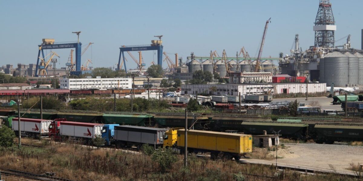 1771351707_portul-constanta-remorchere-cargo-nave-vapoare-cereale-cale-ferate-port-dane-transport-containere-ma.jpeg - StiriAlese