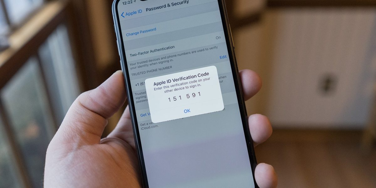 2-FA-iphone.jpg - StiriAlese