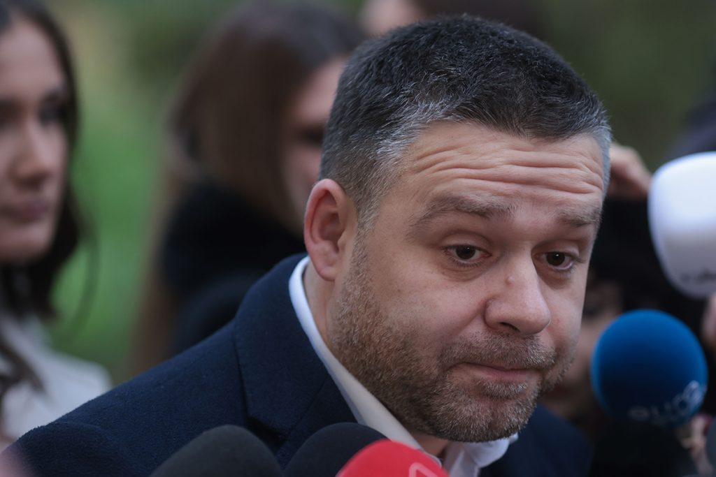Ciucu reclamă politicieni: „Hai să negociem, dar ce să-ți dau?”