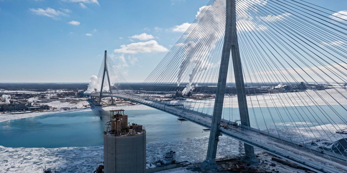 260213-canada-bridge-es.jpg - StiriAlese