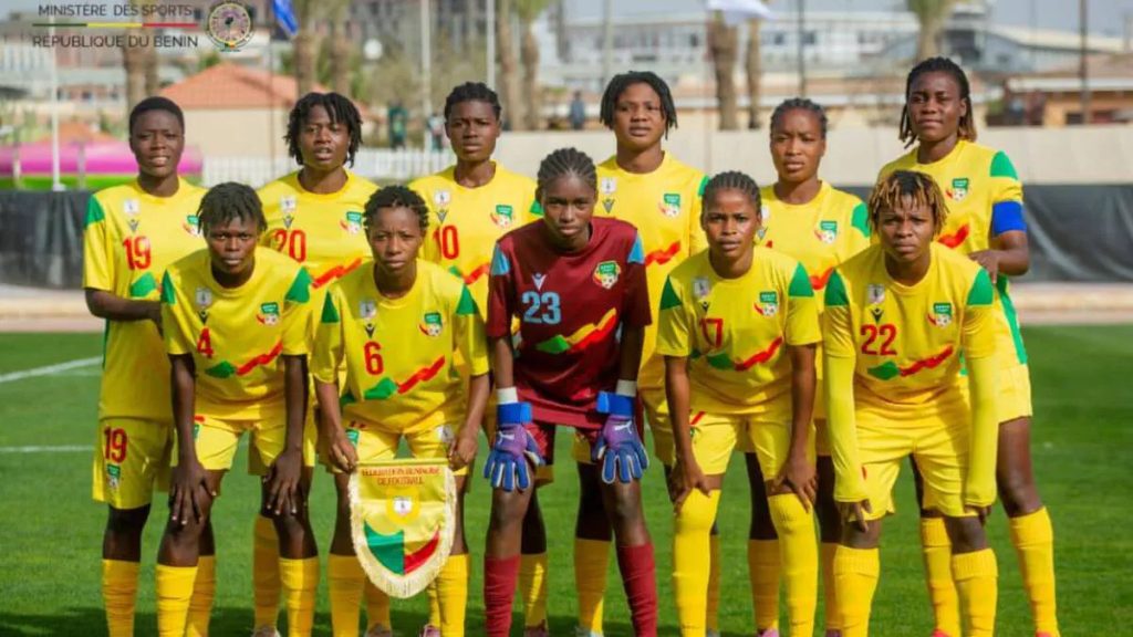 Victorie spectaculoasă pentru Amazoanele din Benin în fața Egiptului Amazoanele din Benin au reușit să îmbărbăteze fanii fotbalului feminin din țară, obținând o victorie importantă, 1-0, în fața Egiptului, în cadrul calificărilor pentru Cupa Mondială U20 la fotbal feminin