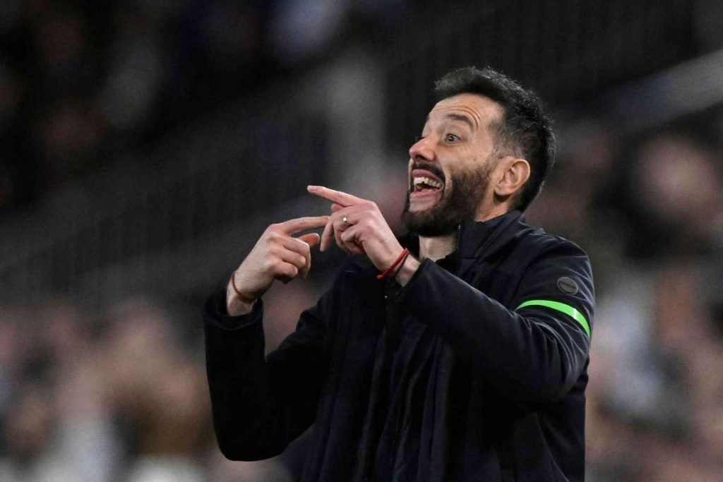 Valencia și Sevilla, două mari cluburi în criză Valencia a suferit o înfrângere dureroasă în fața Real Madrid, pierzând cu 0-2 pe teren propriu, echipă care se află acum pe locul 17 în LaLiga