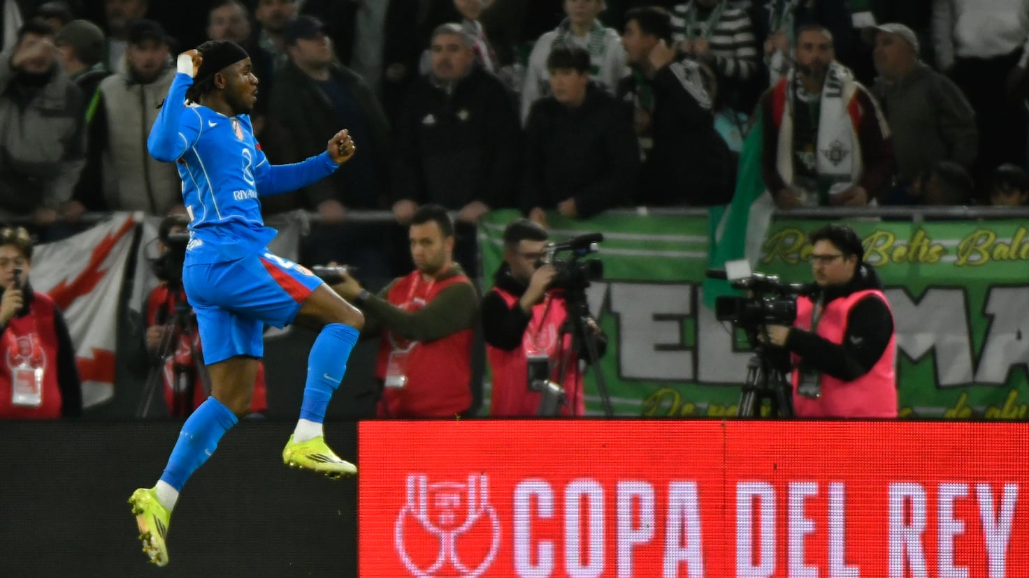 Ademola, vedeta care face furori la Copa Mola!