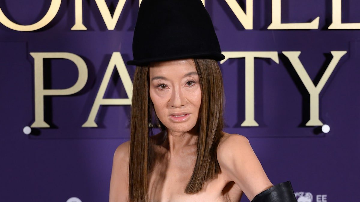 Vera Wang Strălucește la Petrecerea Nominalizărilor BAFTA, Dovedind că Stilul Nu Are Vârstă Celebrul designer Vera Wang a demonstrat, din nou, că eleganța este atemporală, în timpul petrecerii nominalizărilor BAFTA desfășurată în weekendul acesta la National Portrait Gallery din Londra