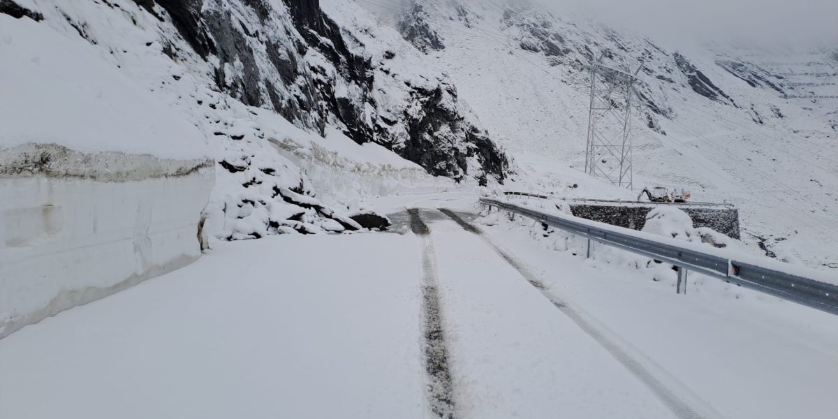 Realimentarea cu precipitații și vânturi puternice de până joi dimineața schimbă radical condițiile meteorologice din România, aducând cu sine o serie de provocări pentru locuitori și autorități