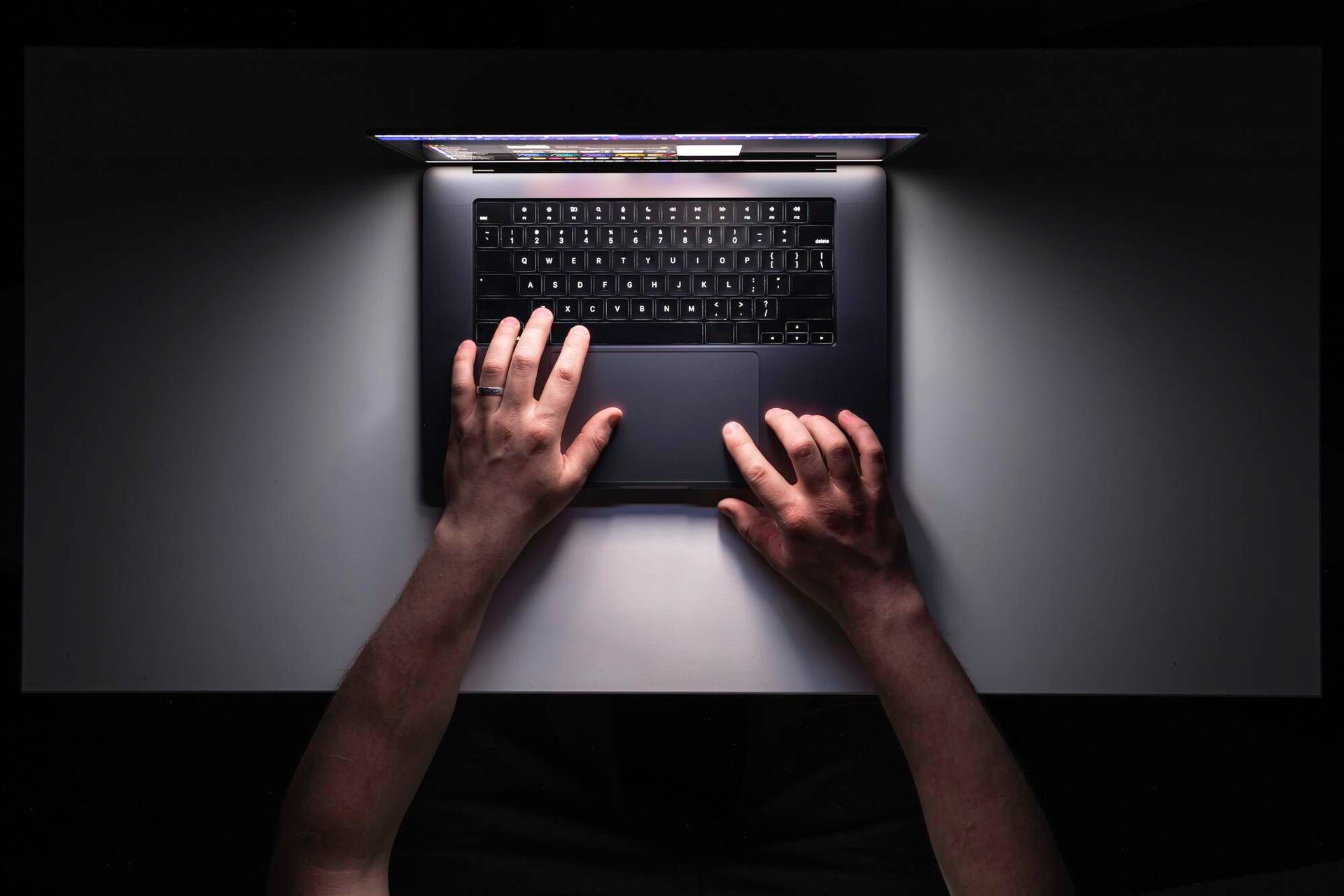 Sectorul IT din România contribuie cu peste 7% la Produsul Intern Brut, un indicator al importantei strategice a industriei în economia națională, însă potențialul real al digitalizării pare încă departe de a fi valorificat pe deplin