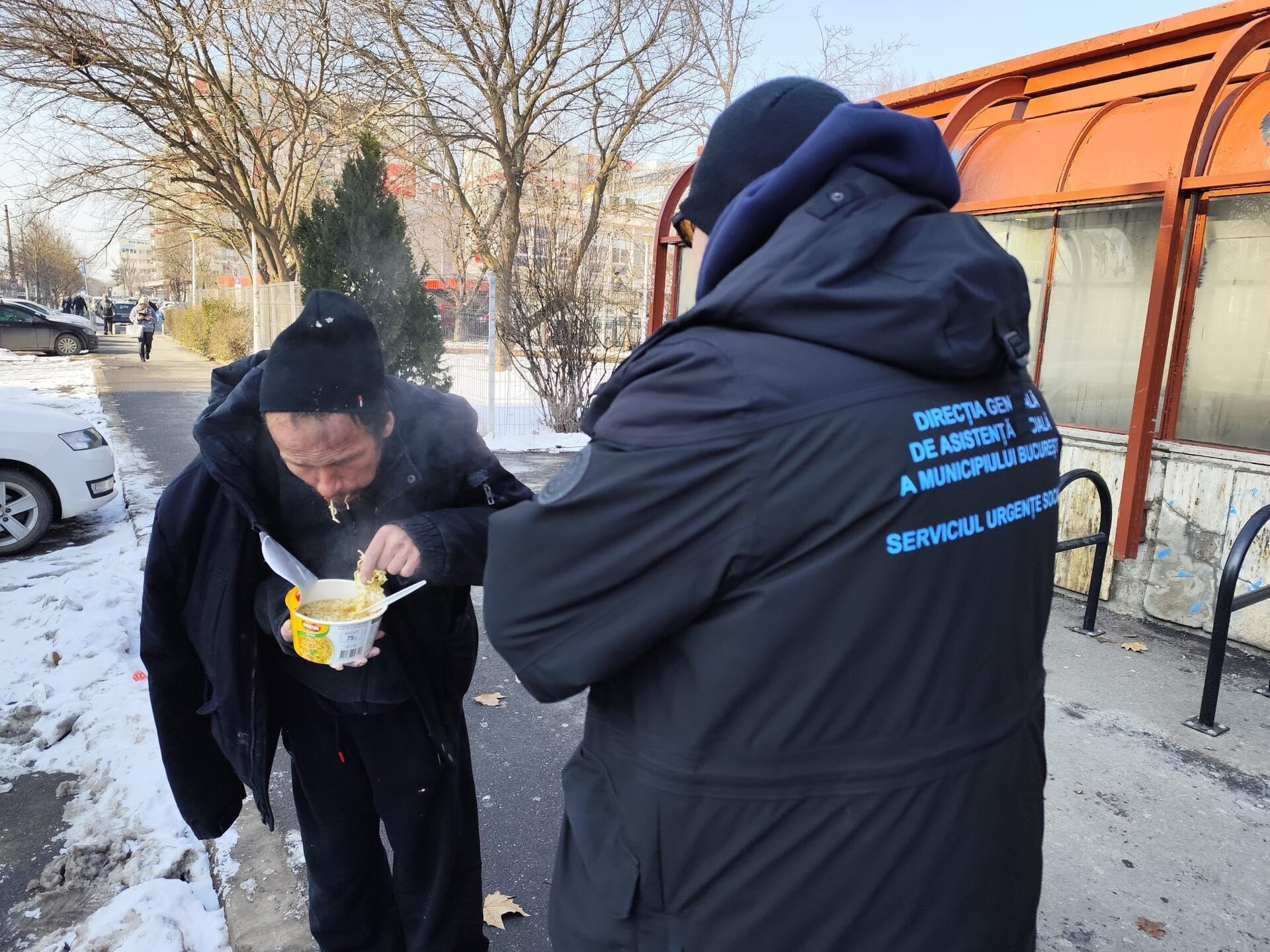 Capitala intră în mod oficial în plin sezon de ger, însă, în ciuda temperaturilor extrem de scăzute, bucureștenii sunt încurajați să-și ajute aproapele aflat în situații vulnerabile