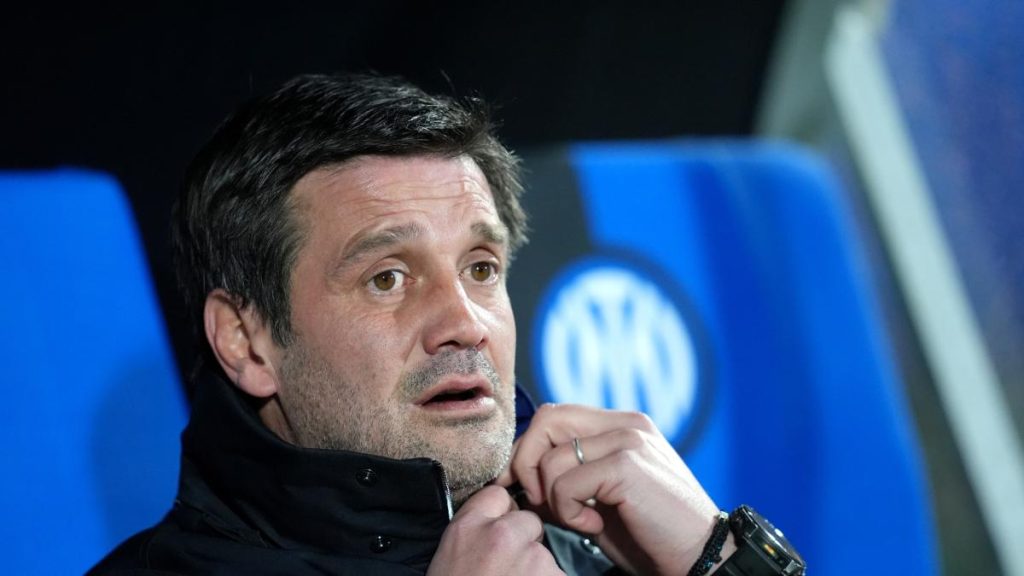 Chivu anunță revenirea lui Barella și Calha în derbiul cu Juventus: „Este un meci global” În ajunul duelului savuros cu Juventus, Cristian Chivu, antrenorul echipei Inter, a confirmat că Nicolò Barella și Hakan Çalhanoğlu sunt disponibili pentru partida de duminică