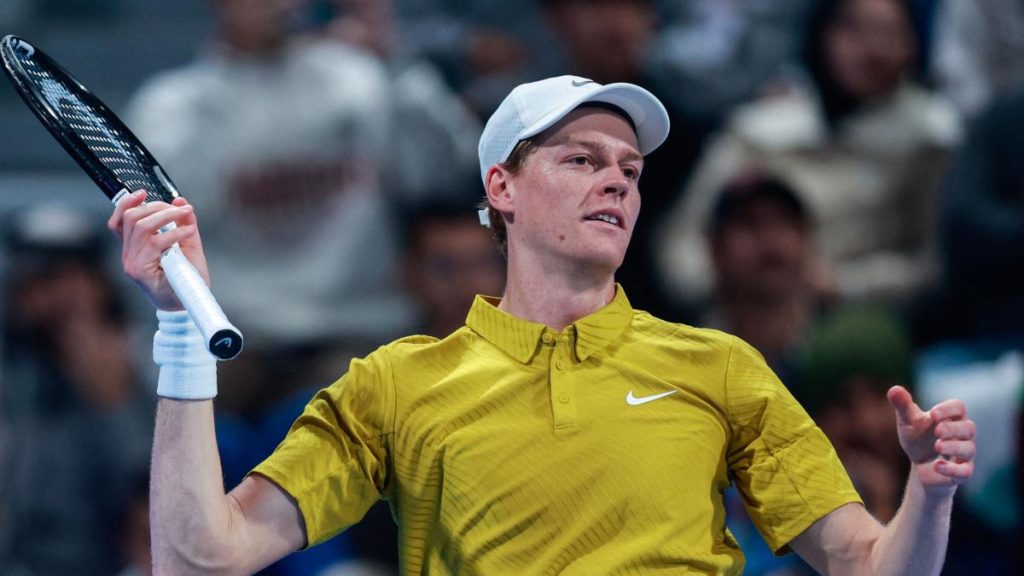 Sinner revine triumfător pe teren la Doha Jannik Sinner, clasat pe locul 2 în lume, și-a făcut o revenire impresionantă pe terenul de tenis în cadrul turneului ATP 500 de la Doha, după ce a fost învins de Novak Djokovic în semifinale la Australian Open