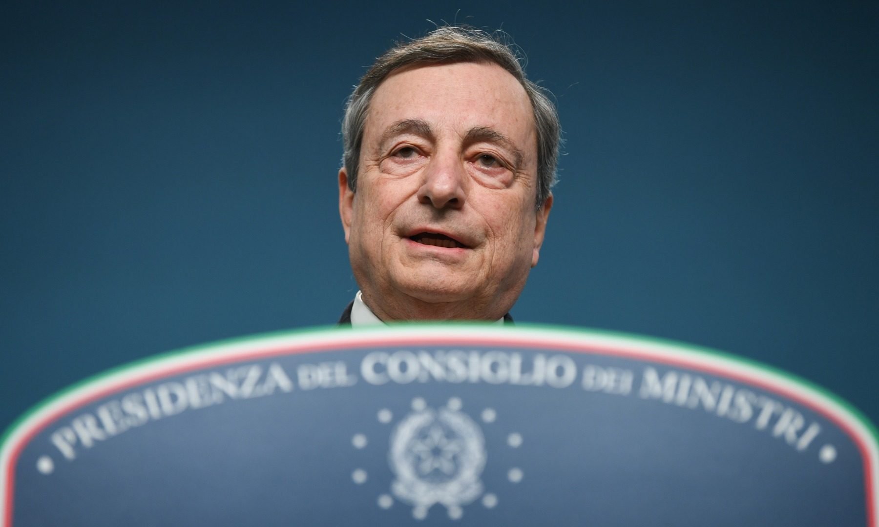 Mario Draghi avertizează despre dispariția ordinii economice globale, dar și despre pericolul unui nou model mai dificil de controlat Fostul premier italian și fostul președinte al Băncii Centrale Europene, Mario Draghi, a lansat un avertisment dur despre starea actuală a economiei mondiale, afirmând că „ordinea economică mondială este moartă”