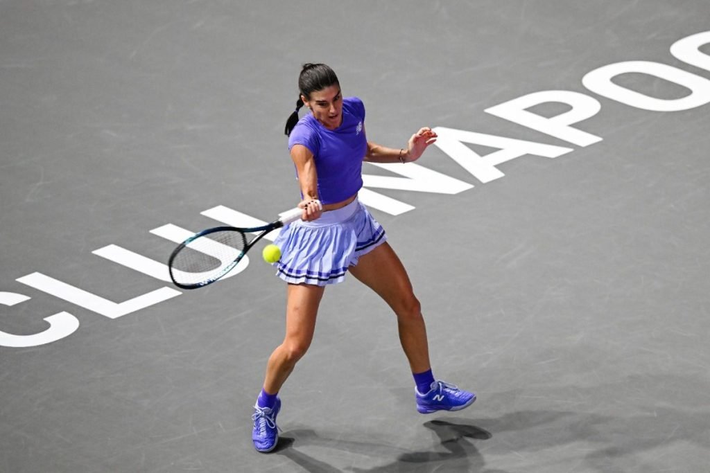 Sorana Cîrstea, pe drumul spre finala Transylvania Open, după o victorie convingătoare în semifinale Sorana Cîrstea (35 de ani, #36 WTA) a reușit o performanță impresionantă în semifinalele Transylvania Open, învingând-o pe Daria Snigur (23 de ani, #144 WTA) cu 6-0, 6-2