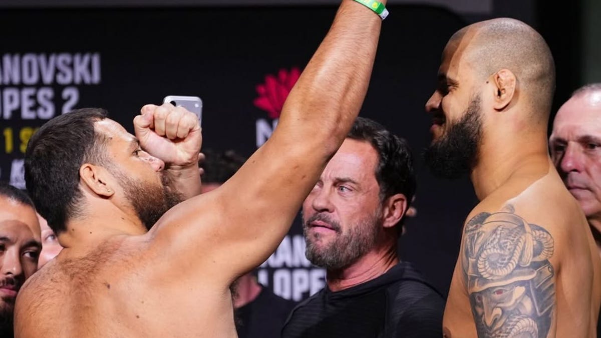 Duela greilor din UFC 325: Tai Tuivasa se confruntă cu Tallison Teixeira Evenimentul UFC 325, programat pentru sâmbătă seara la Qudos Bank Arena din Sydney, promite o confruntare electrizantă între greii Tai Tuivasa și Tallison Teixeira