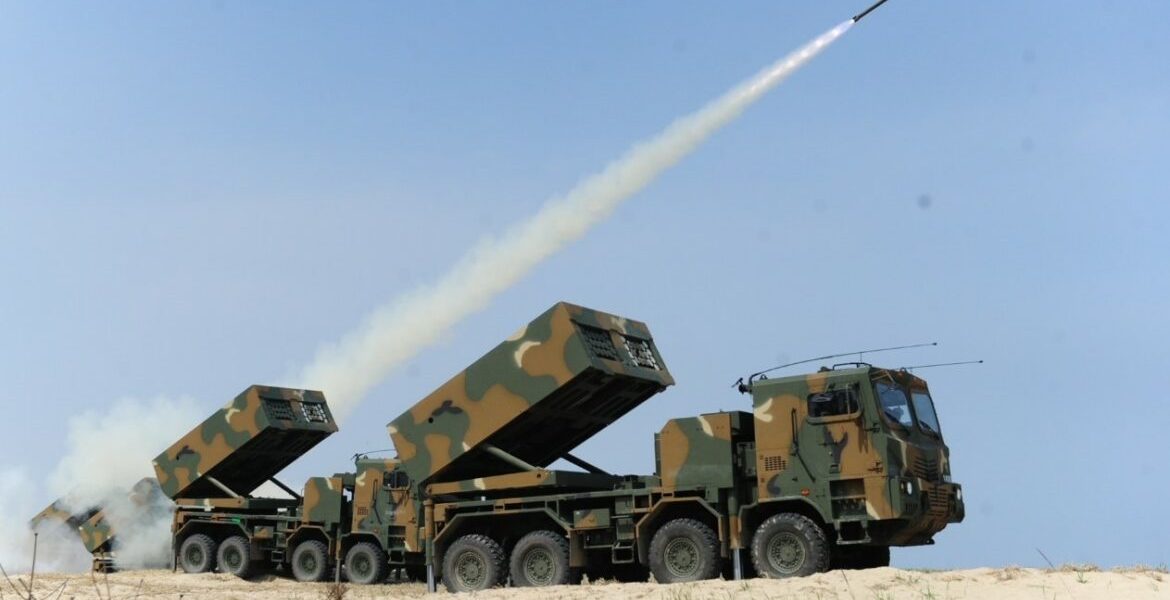 After-tanks-and-light-fighter-Poland-buying-South-Korean-Chunmoo-MLRS-1170x610-1.jpg - StiriAlese