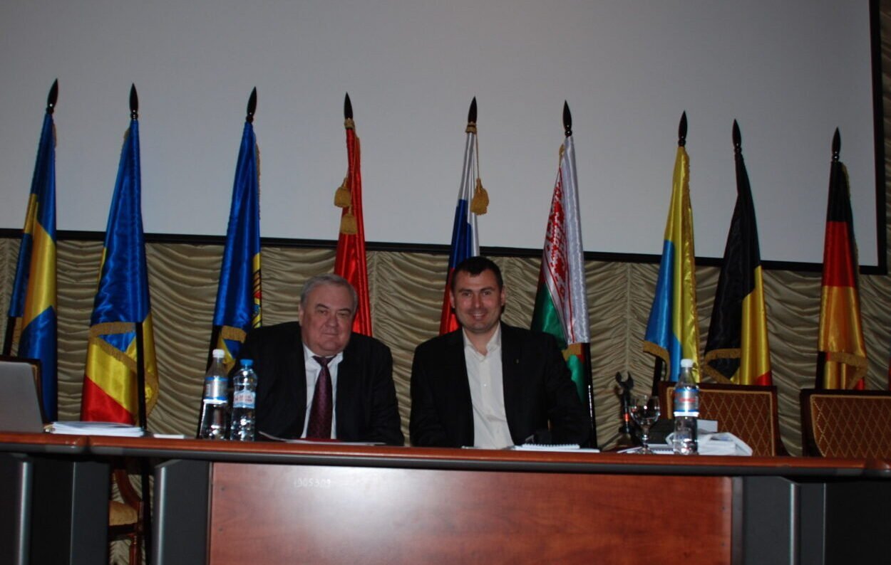 Deputatul introduce spectacol diplomatic în Napoli: Vasile Costiuc, dat jos din autobuz de polițiști italieni după refuzul de a plăti biletul Un incident mai puțin obișnuit din centrul orașului Napoli a avut în centrul atenției politicieni și mediul diplomatic