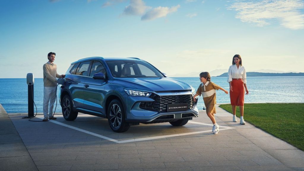 (P) BYD lansează SEALION 5 DM-i, SUV-ul de familie cu flexibilitate Super Hybrid pentru viața de zi cu zi