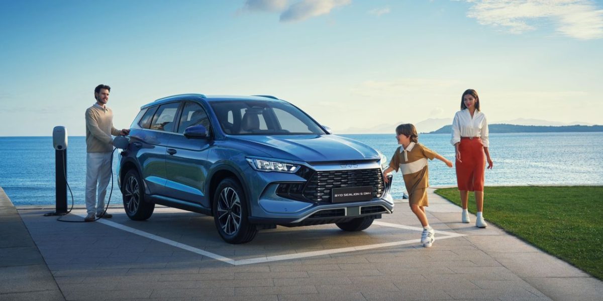(P) BYD lansează SEALION 5 DM-i, SUV-ul de familie cu flexibilitate Super Hybrid pentru viața de zi cu zi