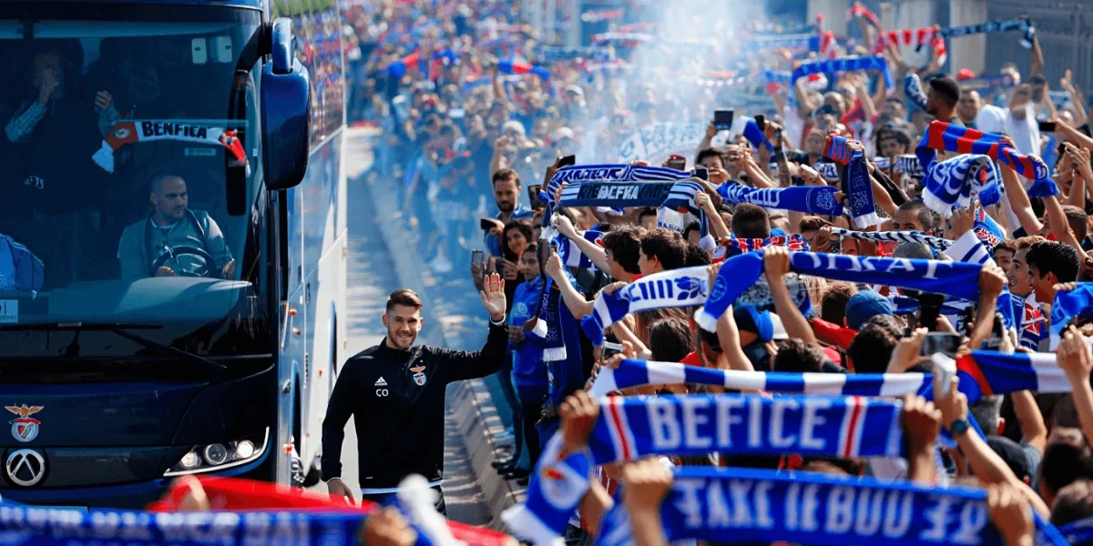 Benfica-entra-em-Tondela-sob-o-calor-dos-adeptos-Trubin.webp-scaled.webp.webp - StiriAlese