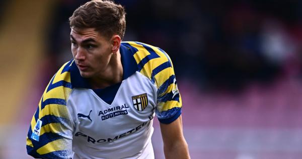 Bologna-Parma, dopo due minuti Pellegrino a terra per un colpo alla testa - 9' - (0-0)