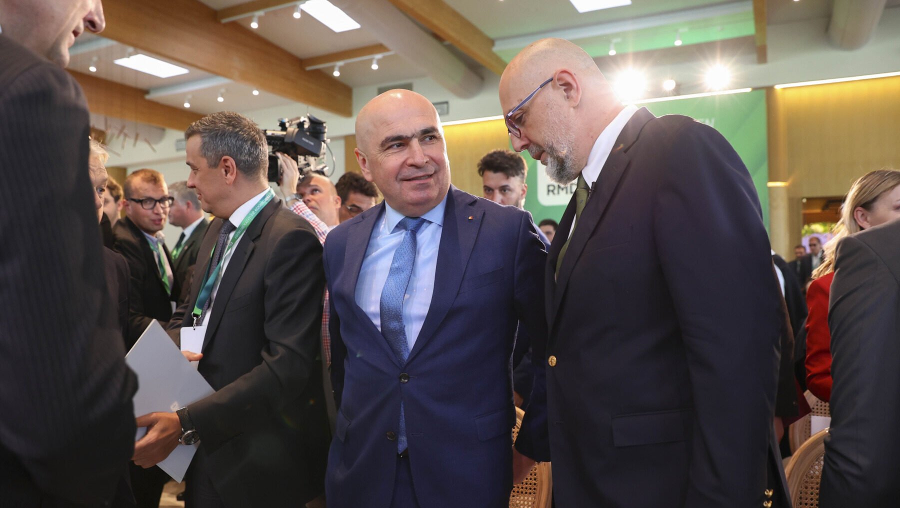 Kelemen Hunor solicită ajustarea impozitelor majorate: „Presiunea socială este prea mare” Liderul UDMR, Kelemen Hunor, a anunțat recent că a purtat discuții cu premierul Ilie Bolojan privind politica fiscală a Guvernului, având în vedere impactul major asupra populației și mediului de afaceri