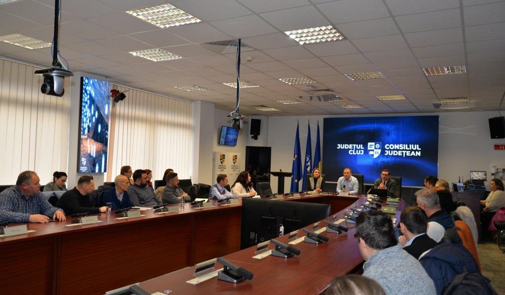 Consiliul-Judetean-Cluj-vicepresedinte-Radu-Ratiu-intalnire-cu-primari.jpg - StiriAlese
