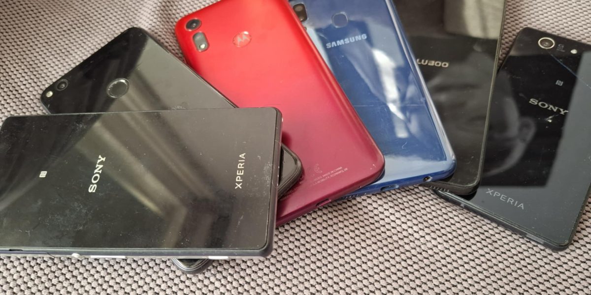 Cum-transformi-telefoanele-vechi-in-camere-de-supraveghere.jpg - StiriAlese