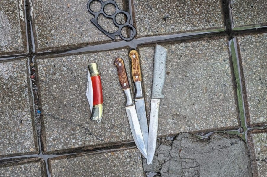 Cutite-arme-albe.jpeg - StiriAlese