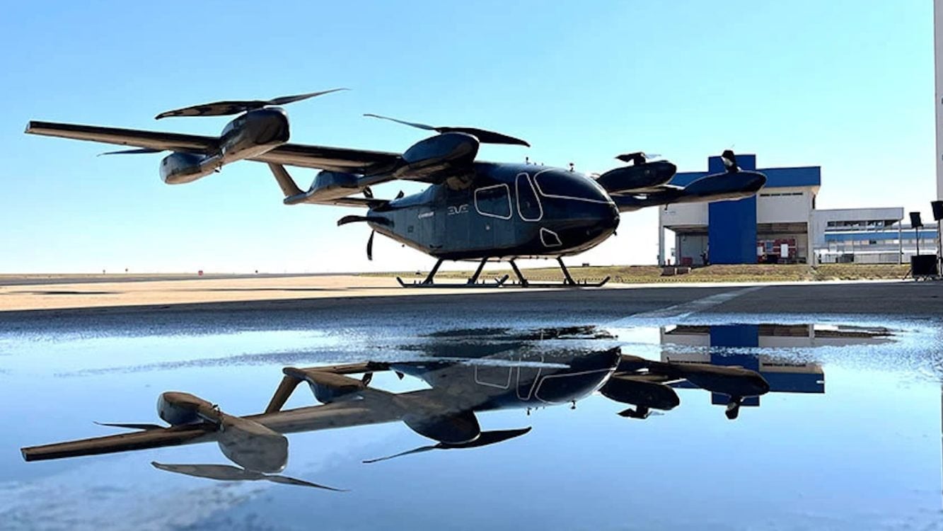 Taxiurile zburătoare devin realitate: primele prototype funcționale și investiții uriașe semnalează o mutare de etapă în industrie După ani de promisiuni, animații 3D și termene tot mai amânate, tehnologia taxiurilor zburătoare începe cu adevărat să-și croiască un drum concret spre realitate