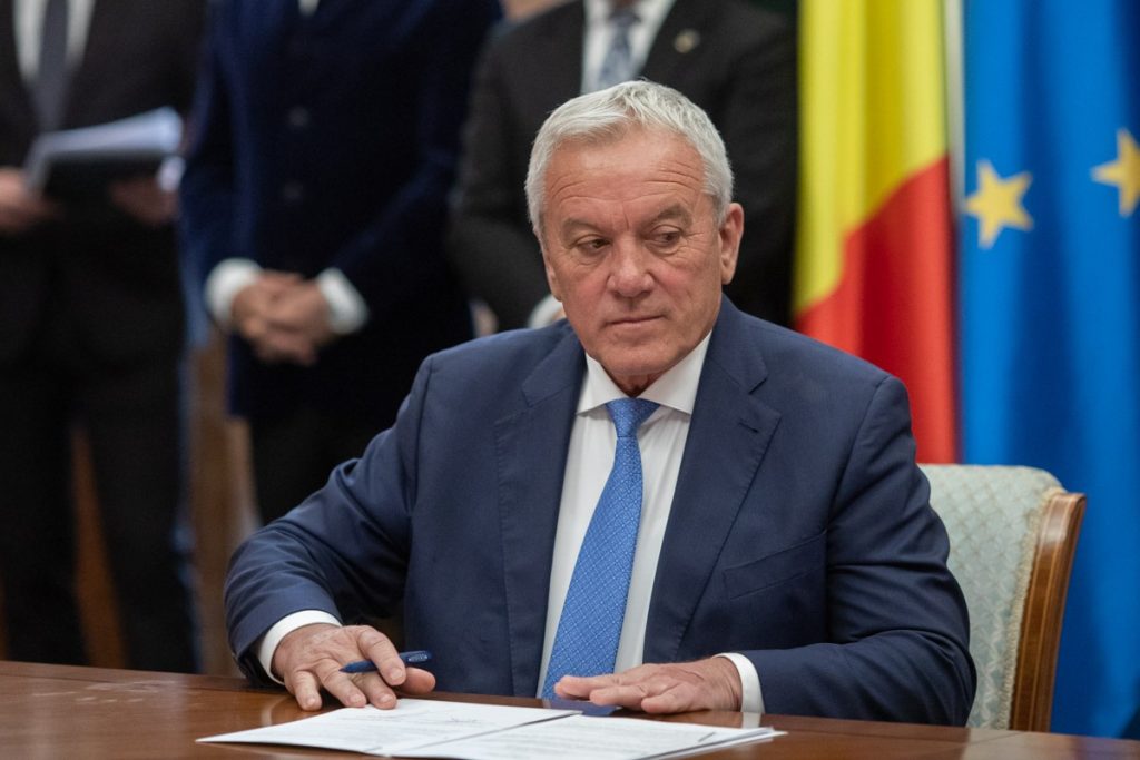 Primarul PSD al Buzăului, Constantin Toma, acuză o joc politic “foarte periculos” în interiorul Partidului Social Democrat, revendicând că amenințările cu ieșirea de la guvernare ascund intenții mai strâns legate de interesele personale ale unor lideri PSD decât de binele partidului sau al țării