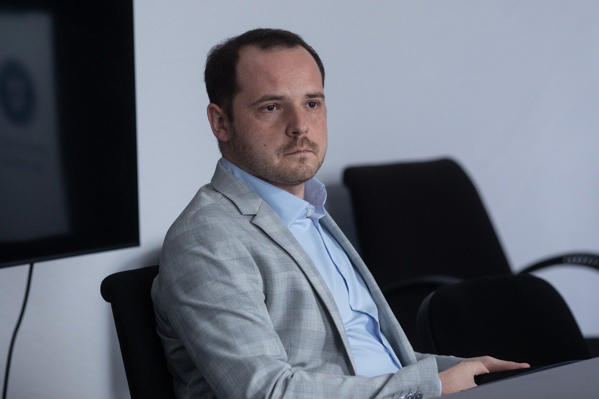 Reconfigurarea rezidențiatului în România stârnește îngrijorări: Ministerul Sănătății menține formatul tradițional pentru sesiunea din 2026 O decizie surprinzătoare a Ministerului Sănătății, reluată în contextul dezbaterilor aparent fără sfârșit privind reformarea sistemului educației medicale, revine asupra planurilor de schimbare a modului de organizare a examenului de rezidențiat