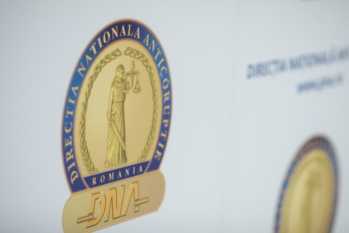 Reprezentanții Direcției Naționale Anticorupție confirmă descoperirile Corpului de Control al Ministerului Educației privind gravele nereguli contabile înregistrate la Inspectoratul Școlar Județean Constanța, situație ce a generat un prejudiciu estimat la peste 35 de milioane de lei