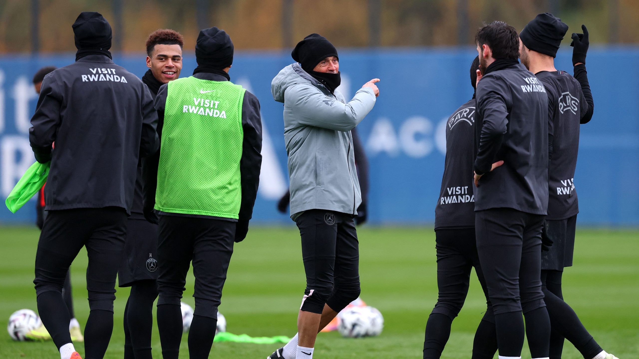 Achraf Hakimi revine în prim-plan pentru PSG După o perioadă de absență din cauza unei suspendări, Achraf Hakimi este pregătit să revină pe teren în confruntarea de weekend a Paris Saint-Germain