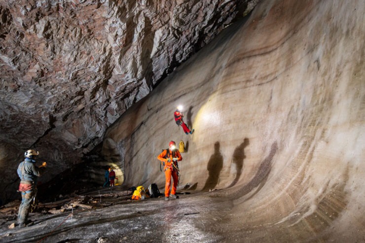 Ghetarul-de-la-Scarisoara-Matej-Blatnik-e1709639764668.jpg - StiriAlese