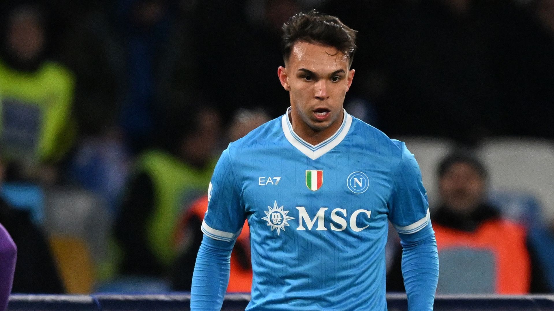 Criza de efective la Napoli înainte de marele meci cu Roma Napoli se confruntă cu o lipsă acută de jucători în fața duelului cu AS Roma, programat pe stadionul Maradona