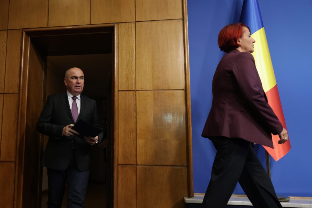 Pensiile speciale pentru angajații din Ministerul de Interne, Apărare și siguranță națională, în vizorul Executivului după decizia CCR Prim-ministrul Ilie Bolojan a anunțat miercuri seara, la Digi24, că pensiile speciale acordate personalului din Ministerul de Interne, Apărare și siguranță națională vor fi regulate în cadrul unui proces legislativ ce urmează să fie finalizat în luna martie