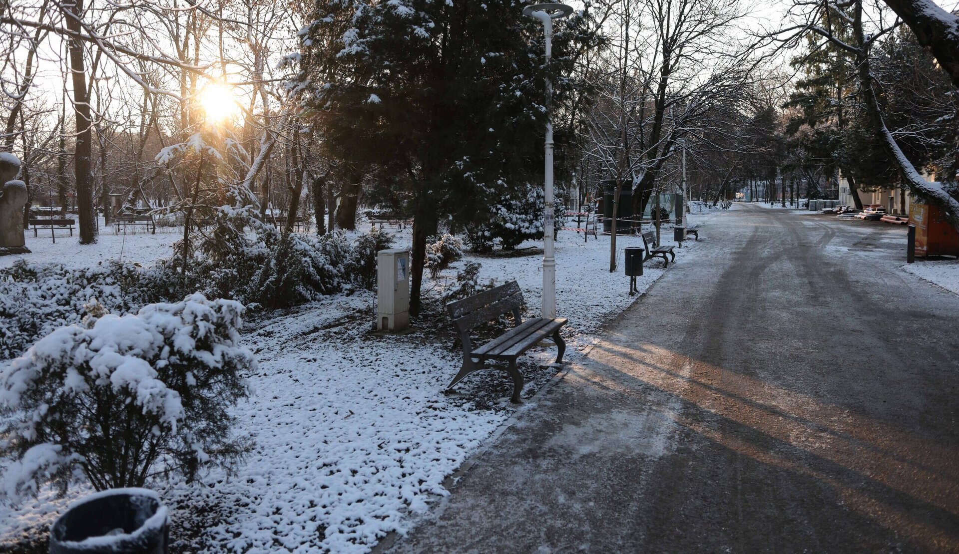 Vremea rece și instabilă continuă să domine Bucureștiul, iar Administrația Națională de Meteorologie (ANM) a emis o avertizare de cod galben pentru intervalul 8 – 10 februarie, în contextul unei răciri semnificative și a unor fenomene meteo neobișnuite pentru această perioadă a anului