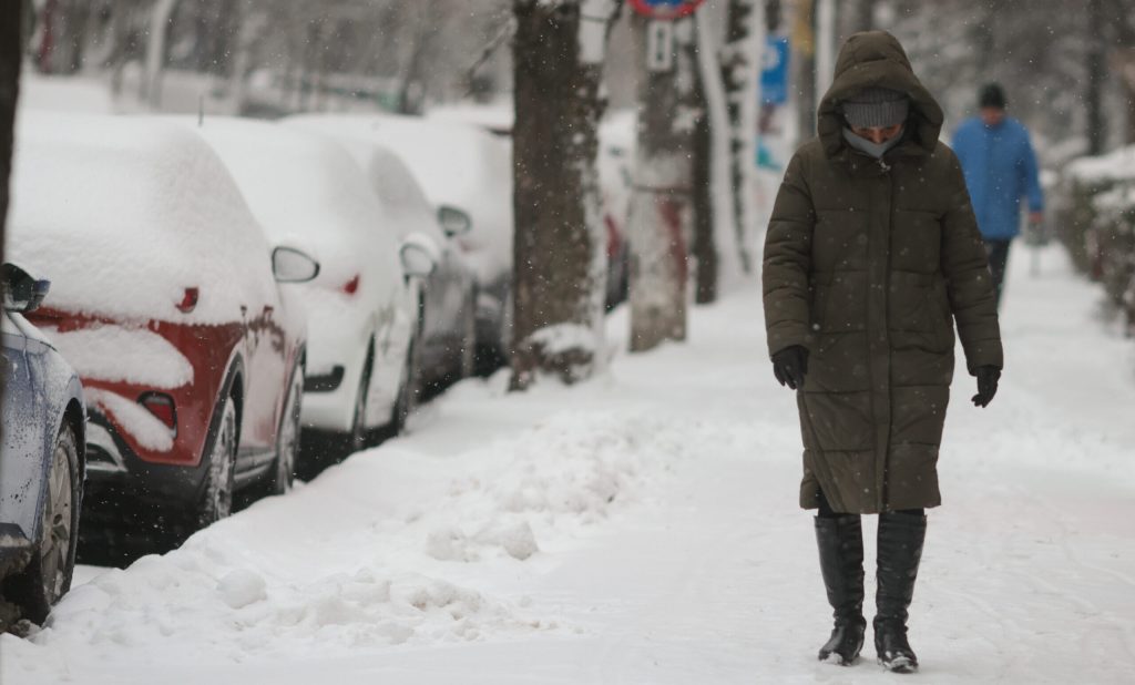 Ninsori şi viscol în Bucureşti, temperaturi sub zero grade anunțate de meteorologi pentru săptămâna viitoare Meteorologii pun Bucureştiul în alertă: de marți, capitala se va confrunta cu ninsori abundente, viscol și temperaturi negative, schimbări ce fac parte din trendul rânduit pentru această perioadă de iarnă