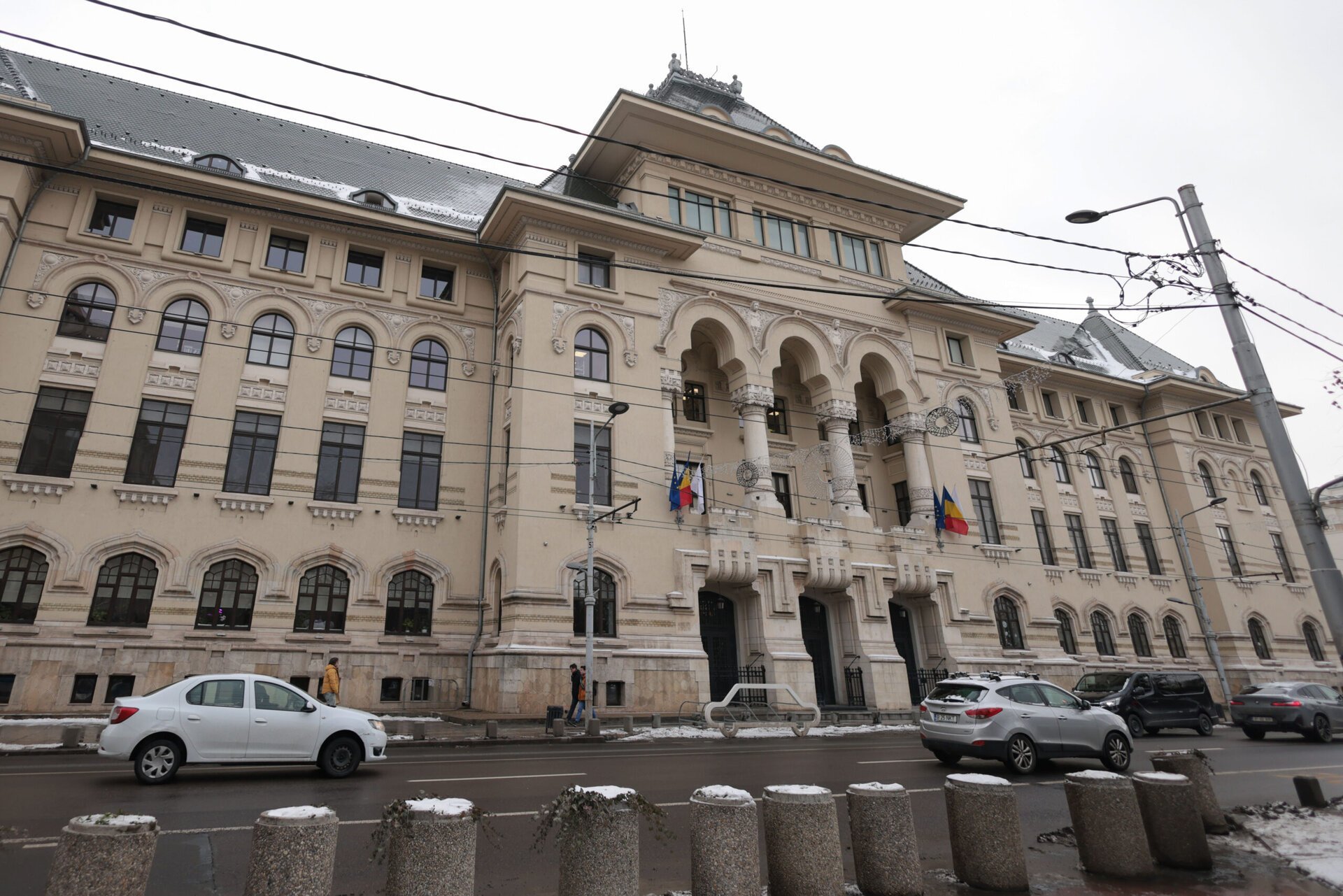 Primăria Capitalei face pași importanți pentru consolidarea situației financiare și pentru modernizarea infrastructurii culturale, lansând o licitație pentru evaluarea ratingului de credit al municipalității