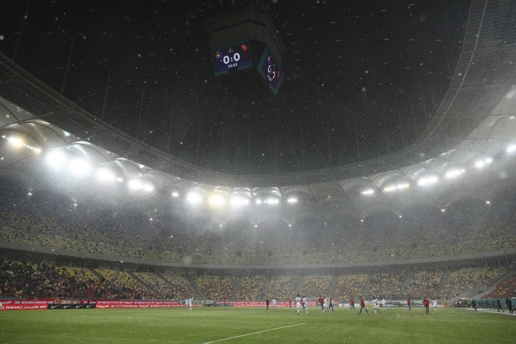 Degradarea acoperișului retractabil al celei mai importante arene sportive din România a devenit, în ultimele luni, un subiect de maximă gravitate pentru autoritățile din Capitală