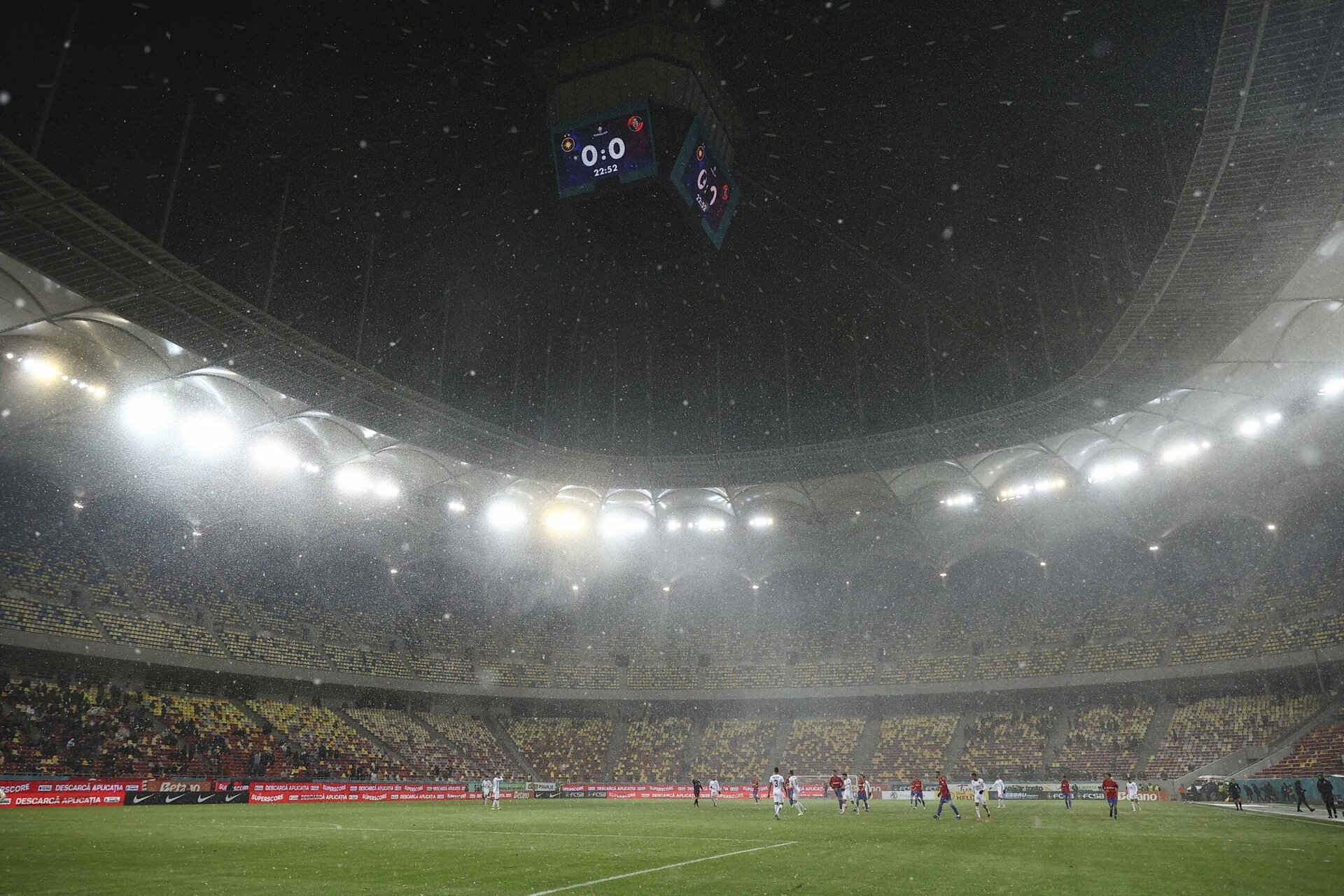Degradarea acoperișului retractabil al celei mai importante arene sportive din România a devenit, în ultimele luni, un subiect de maximă gravitate pentru autoritățile din Capitală