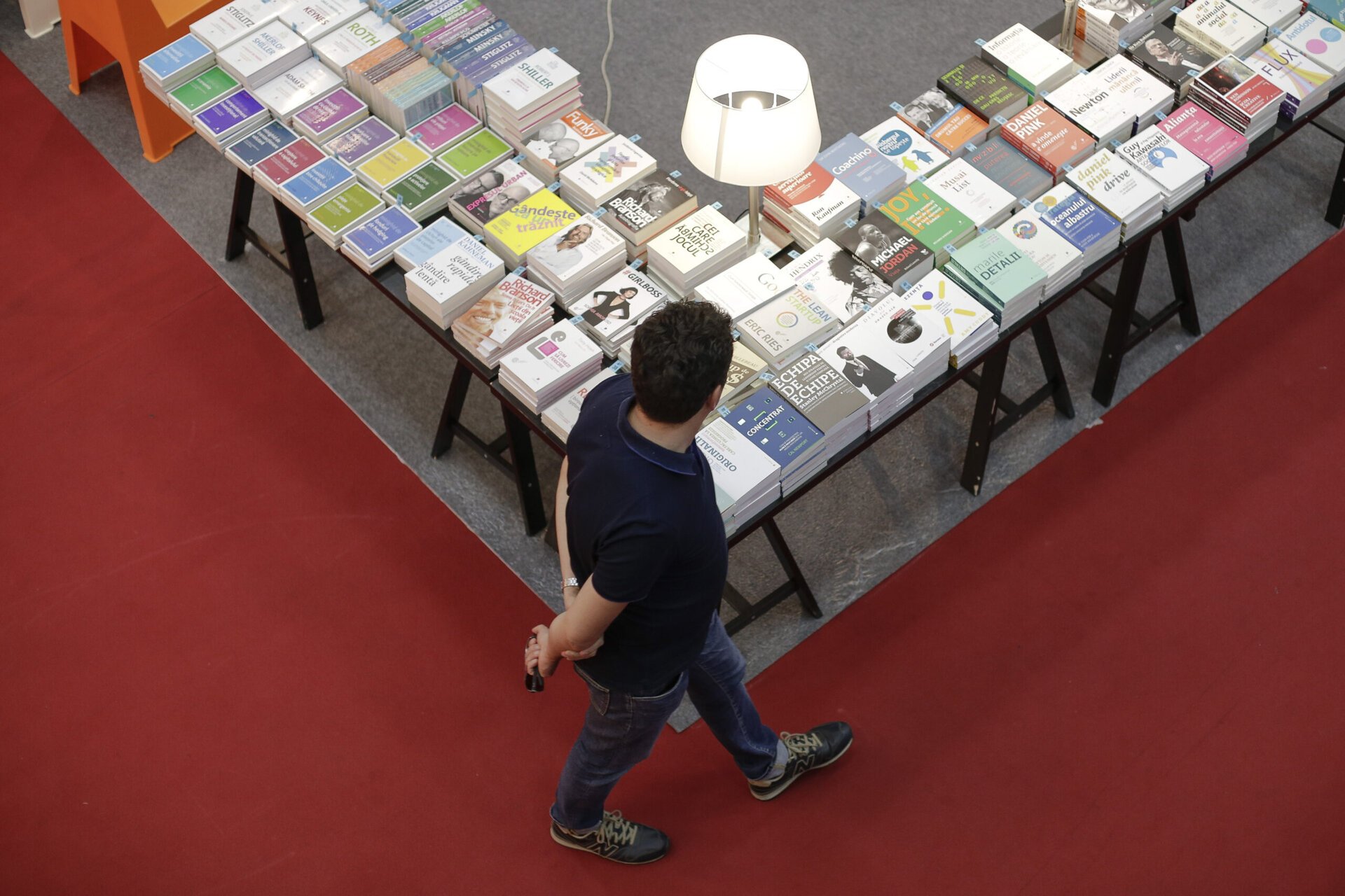 Ziua Internațională a Cititului Împreună aduce muzică și lectură la Biblioteca Metropolitană București Joi, 5 februarie, la Biblioteca Metropolitană București, evenimentul dedicat celebrării Zilei Internaționale a Cititului Împreună promite să transforme spațiul într-o adevărată scenă a culturii și îndemânării de a descoperi lumea prin carte și muzică